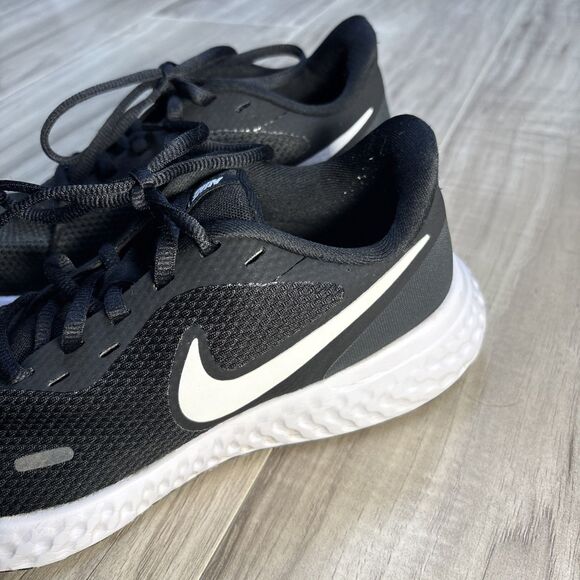 Nike Revolution 5 Womens Black White Athletic Shoes Size 8 - Picture 3 of 12